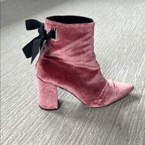 Magnificent Robert Clergerie Pink Velvet Bootie
